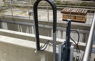 Schutzkonstruktion, Regelung des Wasserdurchflusses von Leitungen bzw. zum Absperren und Aufstauen von Wasserläufen oder Schleusen